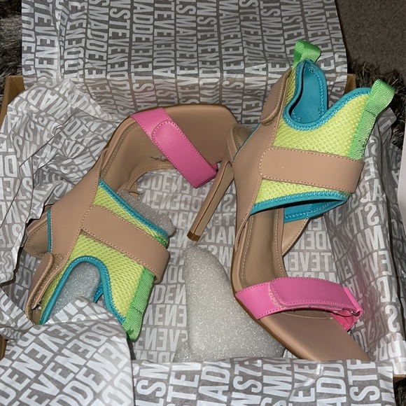 BRAND NEW STEVE MADDEN VIRTUAL TAN/ MUTLI HEELS SIZE 6. MOTIVATED SELLER - Picture 12 of 13